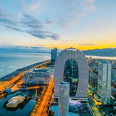 Seaside Vip Hotel バトゥーミ エクステリア 写真