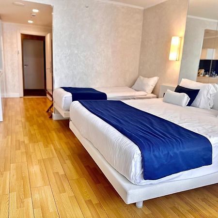 Seaside Vip Hotel バトゥーミ エクステリア 写真
