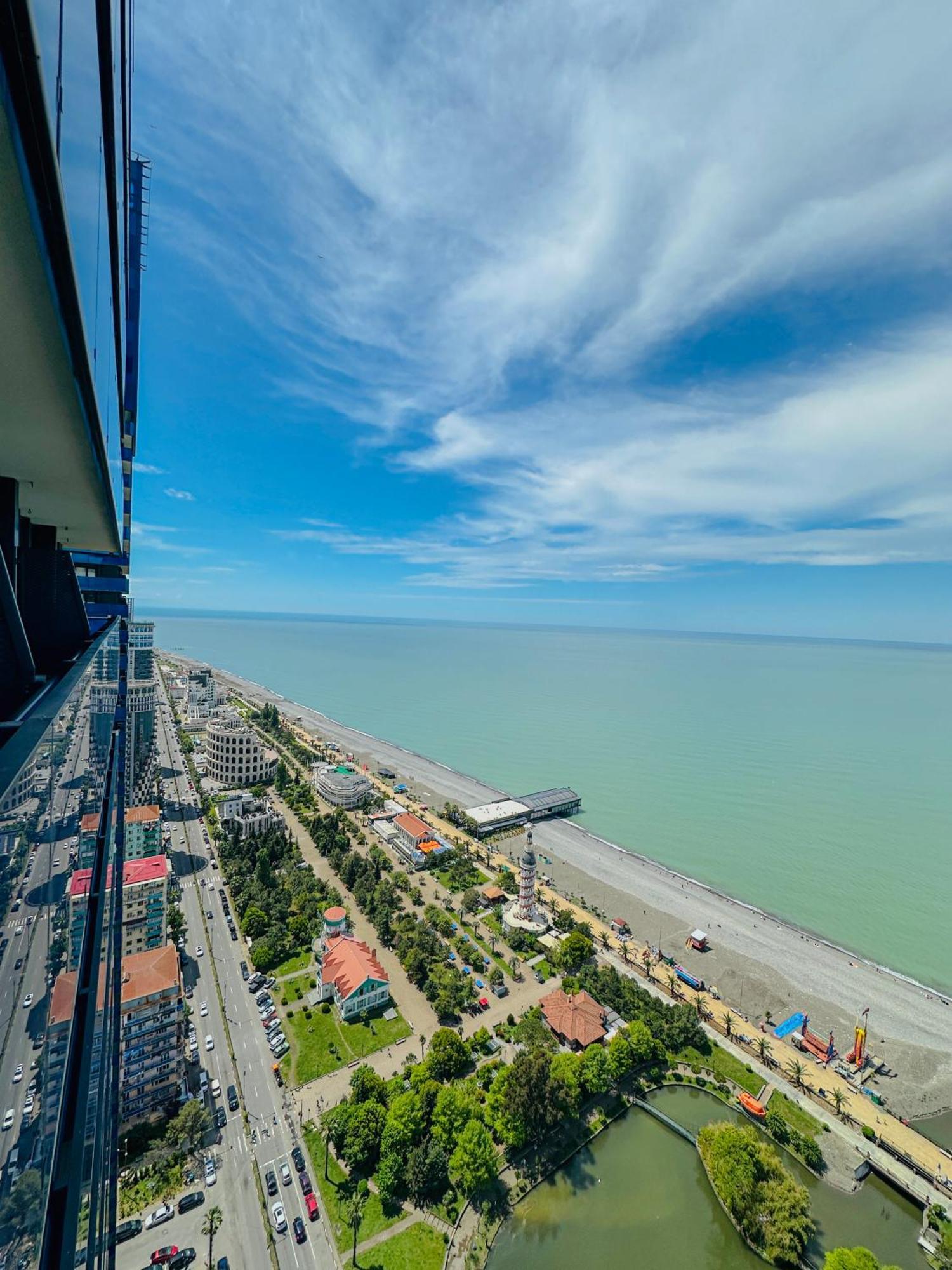 Seaside Vip Hotel バトゥーミ エクステリア 写真
