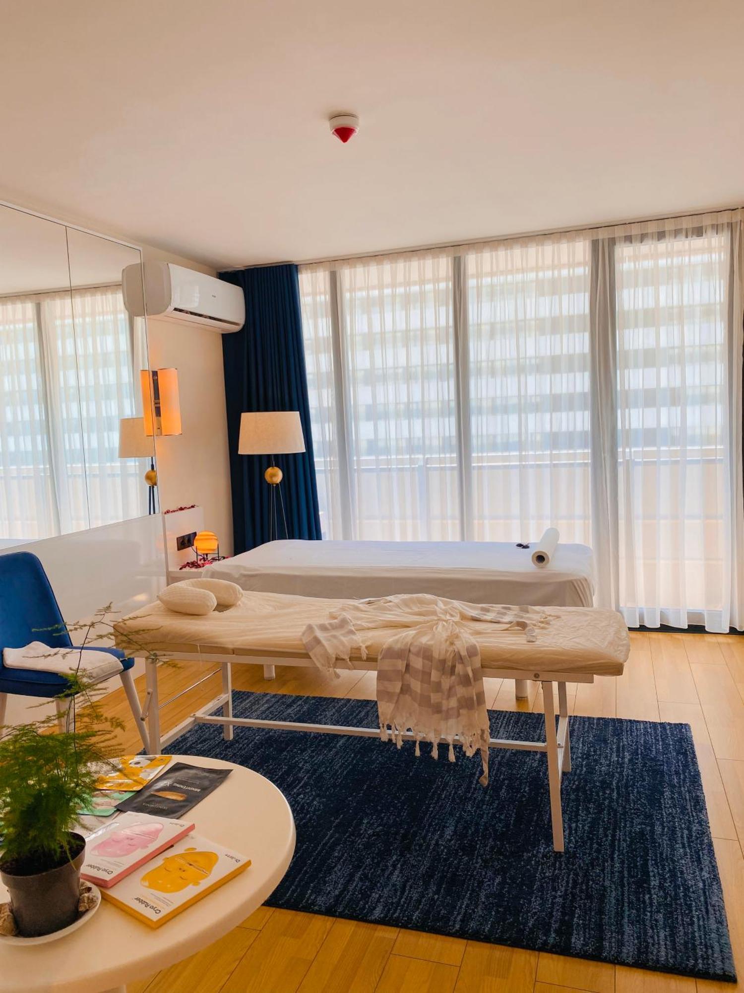 Seaside Vip Hotel バトゥーミ エクステリア 写真