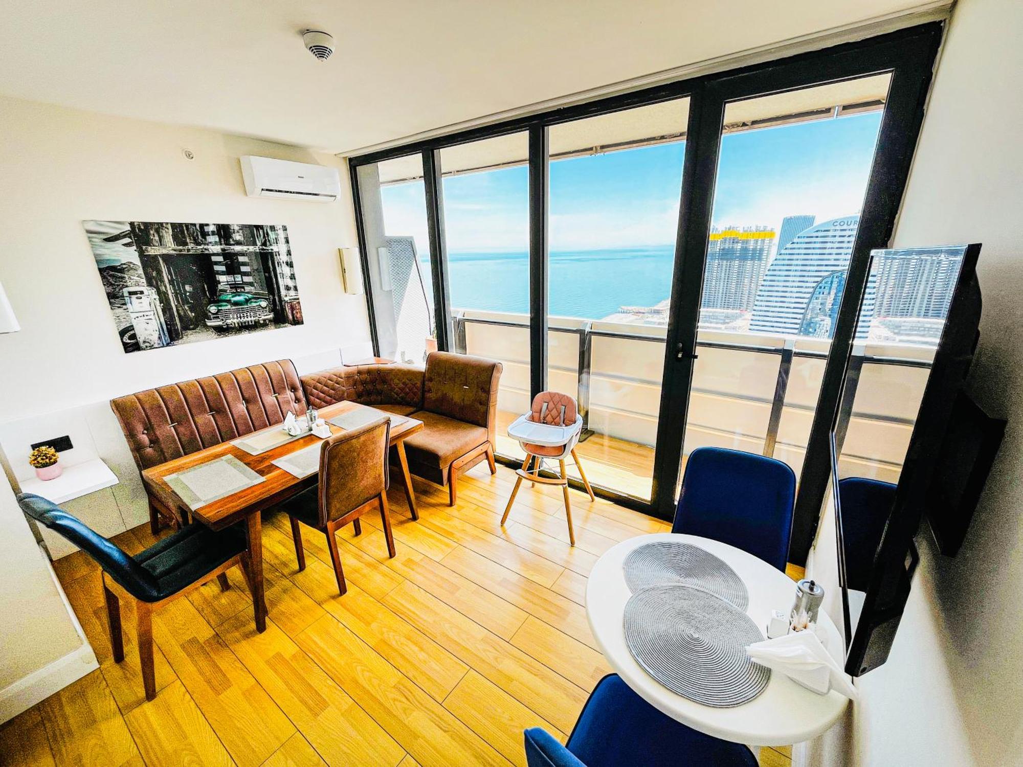 Seaside Vip Hotel バトゥーミ エクステリア 写真