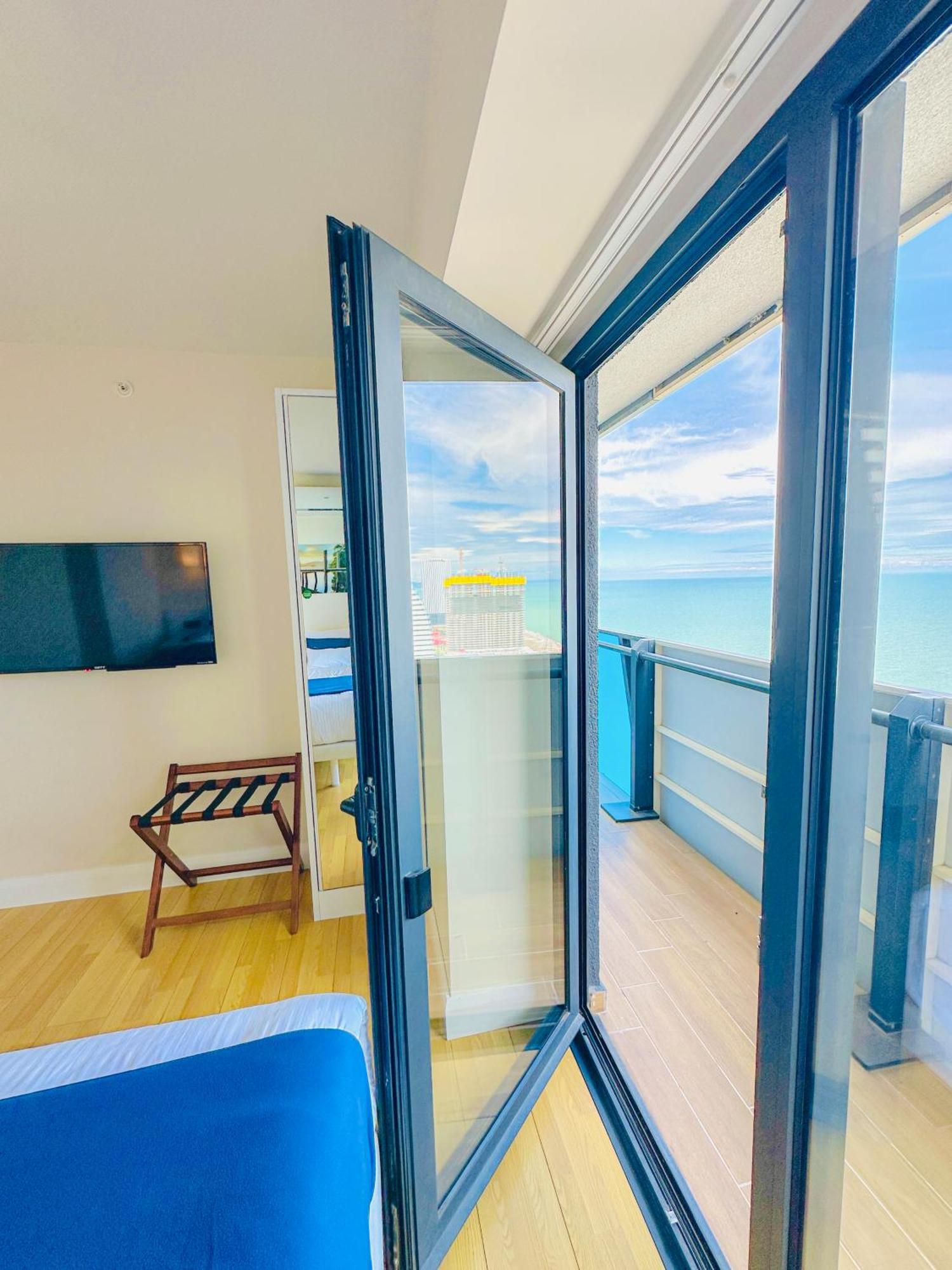 Seaside Vip Hotel バトゥーミ エクステリア 写真